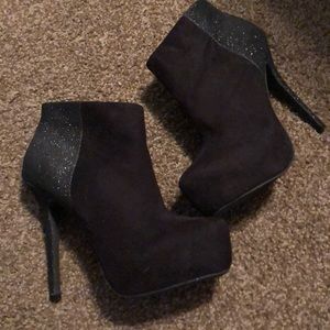 Black sparkle booties